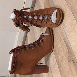 Nine West Pleezo Brown Suede Lace Up Booties 7.5 NWT